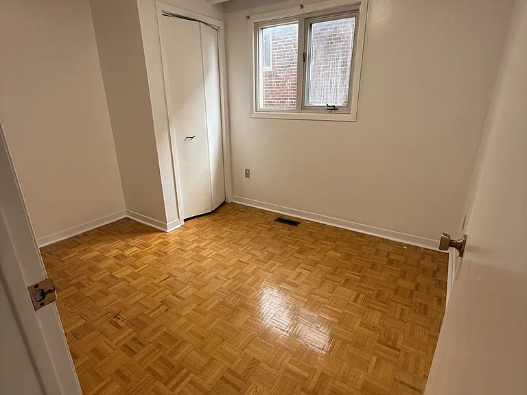 214 Fairglen Ave #REAR — Photo 5