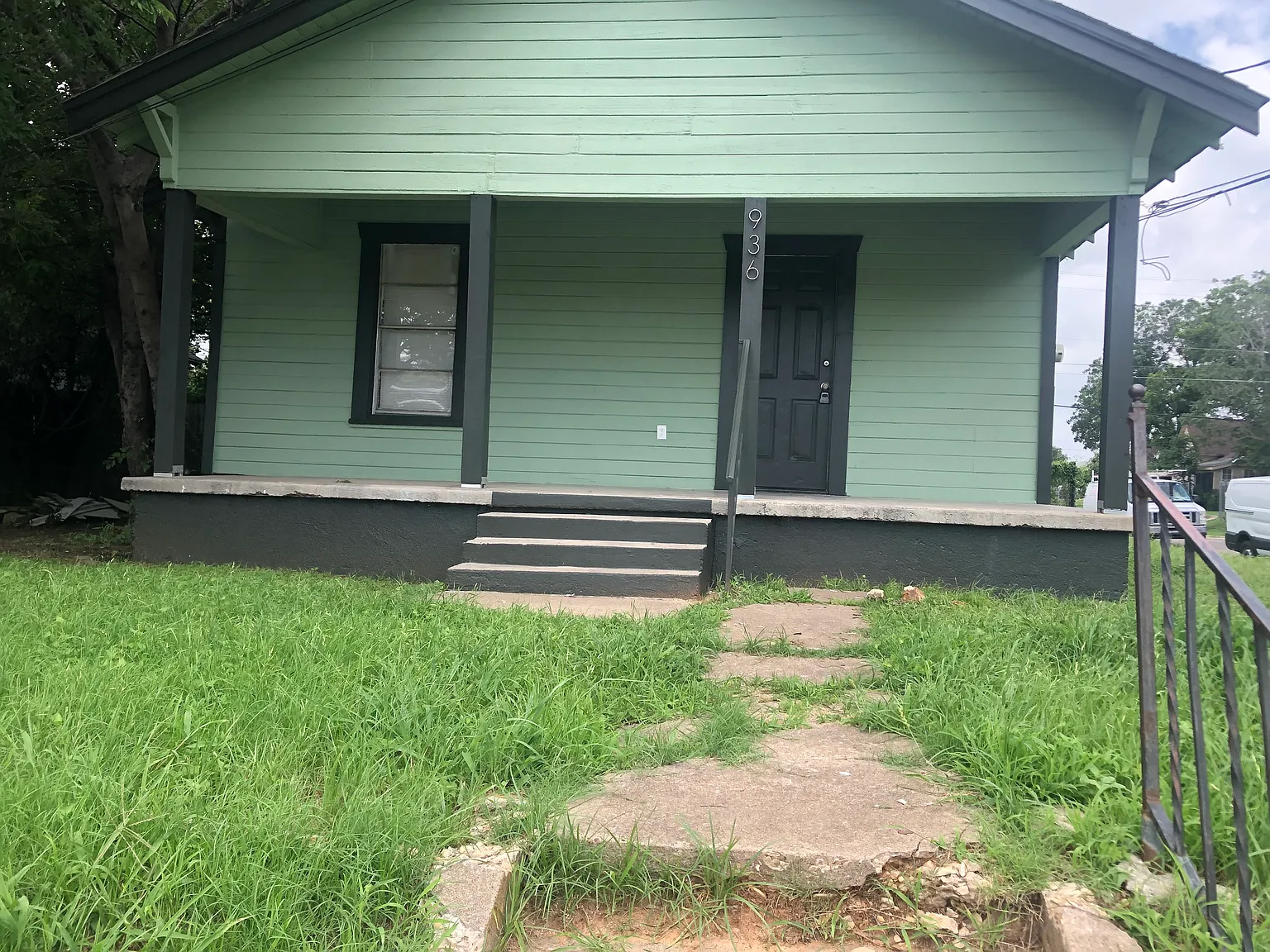 3 bed, 1080 sqft, $1,595 — Photo 1
