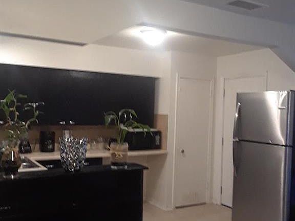 5th image of 7512 Avenue Q