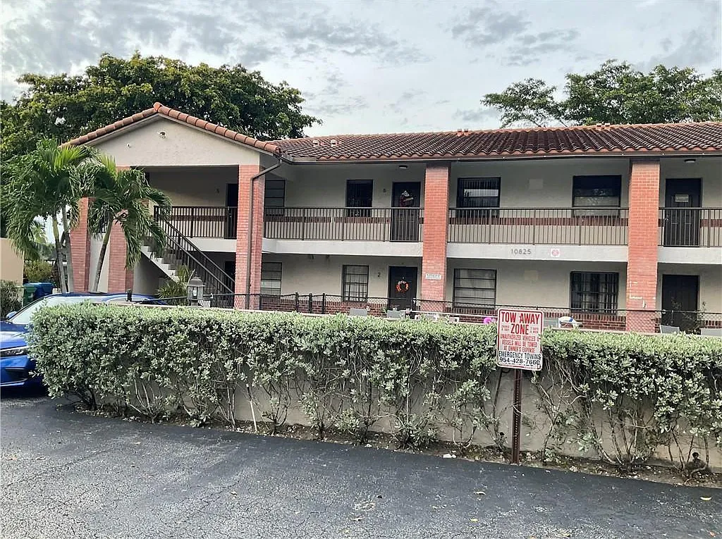 Coral Springs Country Club — Photo 1
