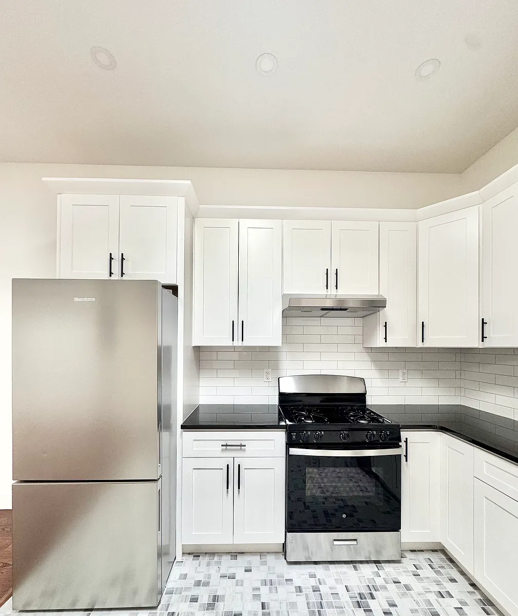 Building Photo - 383 Myrtle Ave #3