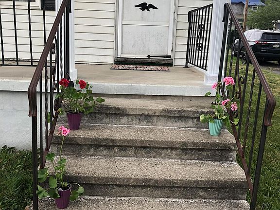 3rd image of 615 Bates St