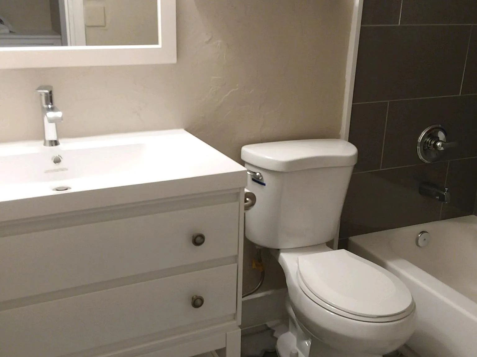 2 bed, 1100 sqft, $1,600 — Photo 4
