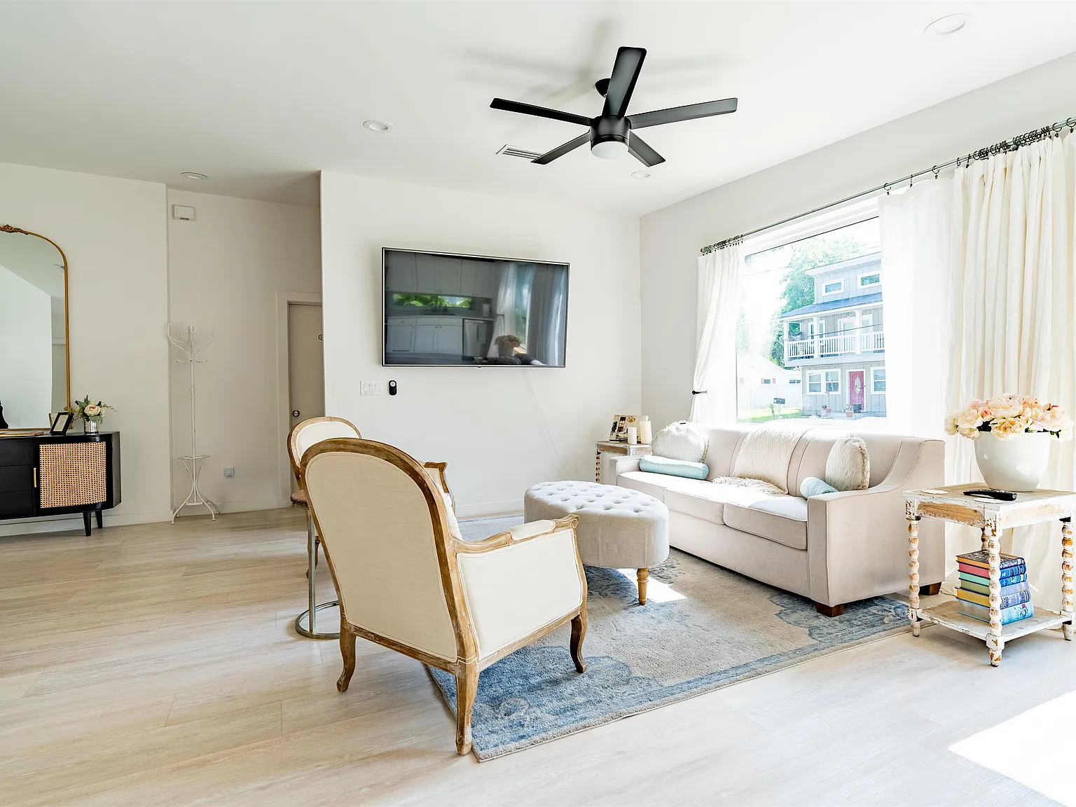 3 bed, 1328 sqft, $3,000 — Photo 3