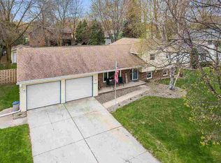 2430 Remington Rd, Green Bay, WI 54302