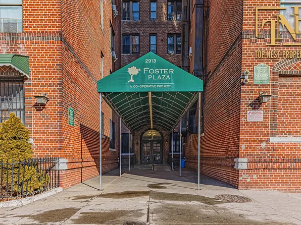 2913 Foster Avenue image 2 of 11