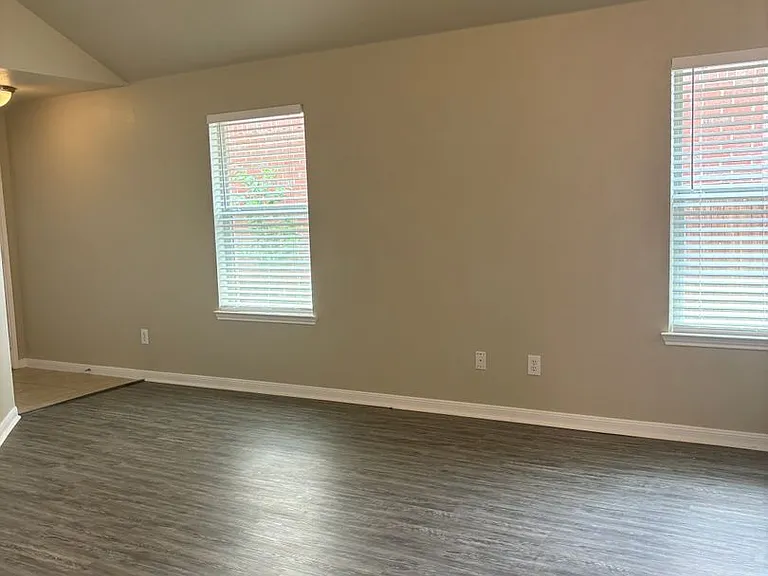 11405 Gloriosa Dr — Photo 13