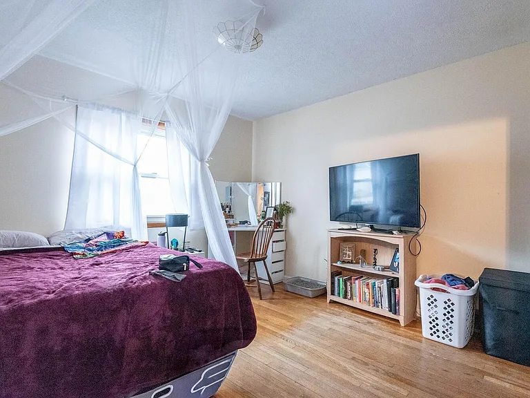 120 E Dixie St — Photo 8