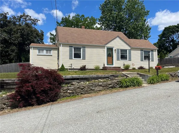 12 Hope View St, Coventry, RI 02816