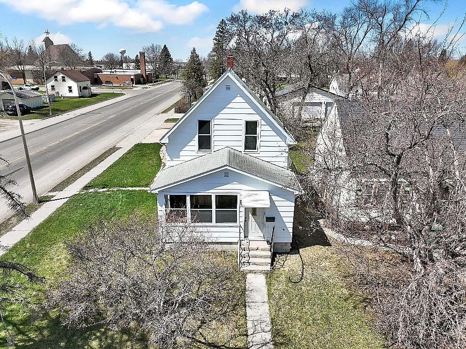 1st image of 301 Duluth Ave N