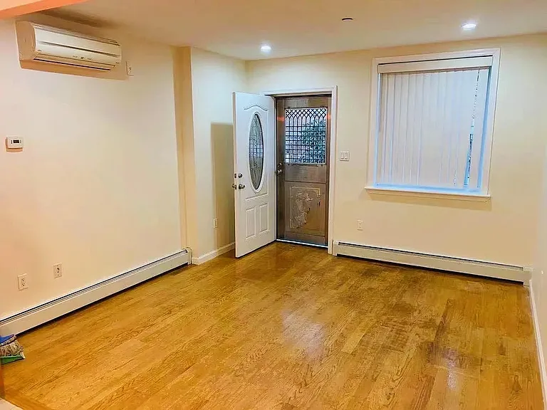 98 Bay 20 St #2 — Photo 12