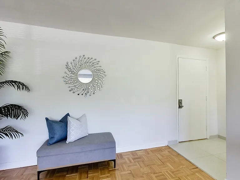 414 Willowdale Ave #112 — Photo 49