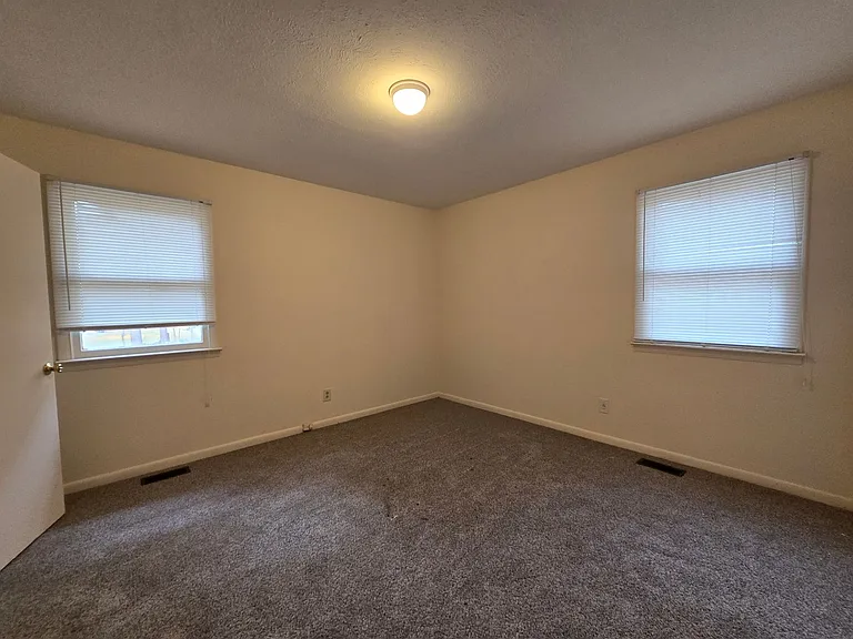 7514 Telfair Dr — Photo 9