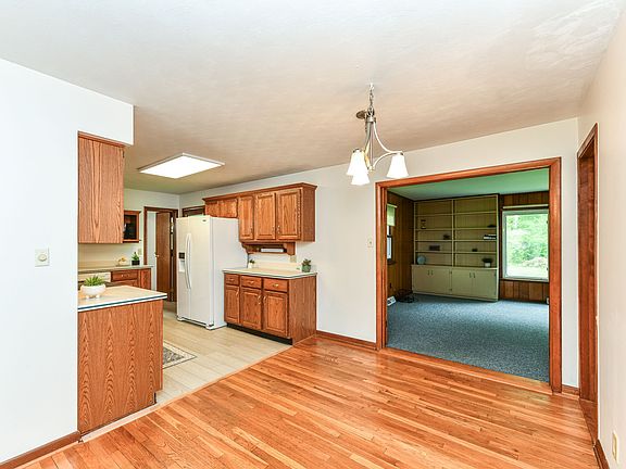 5th image of 10911 College Place Dr