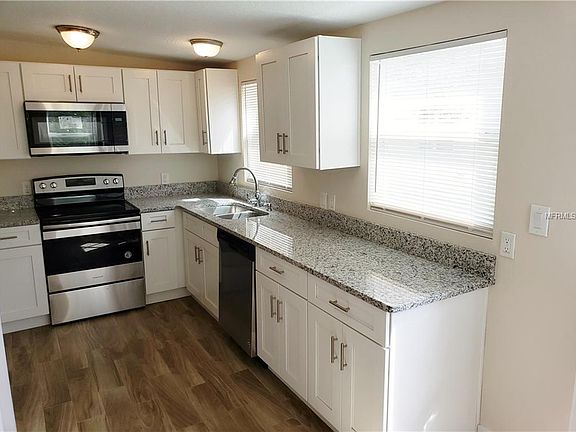 3rd image of 1308 Robinson Ave