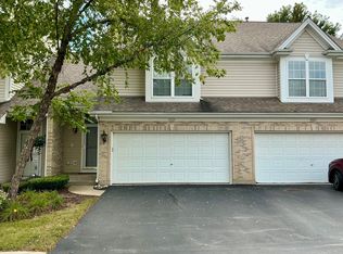 1121 E Danbury Dr, Cary, IL 60013