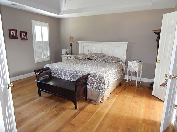 5th image of 145 Monarch Dr