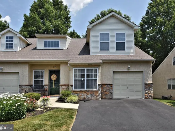 37 Stuart Dr #37, East Norriton, PA 19401