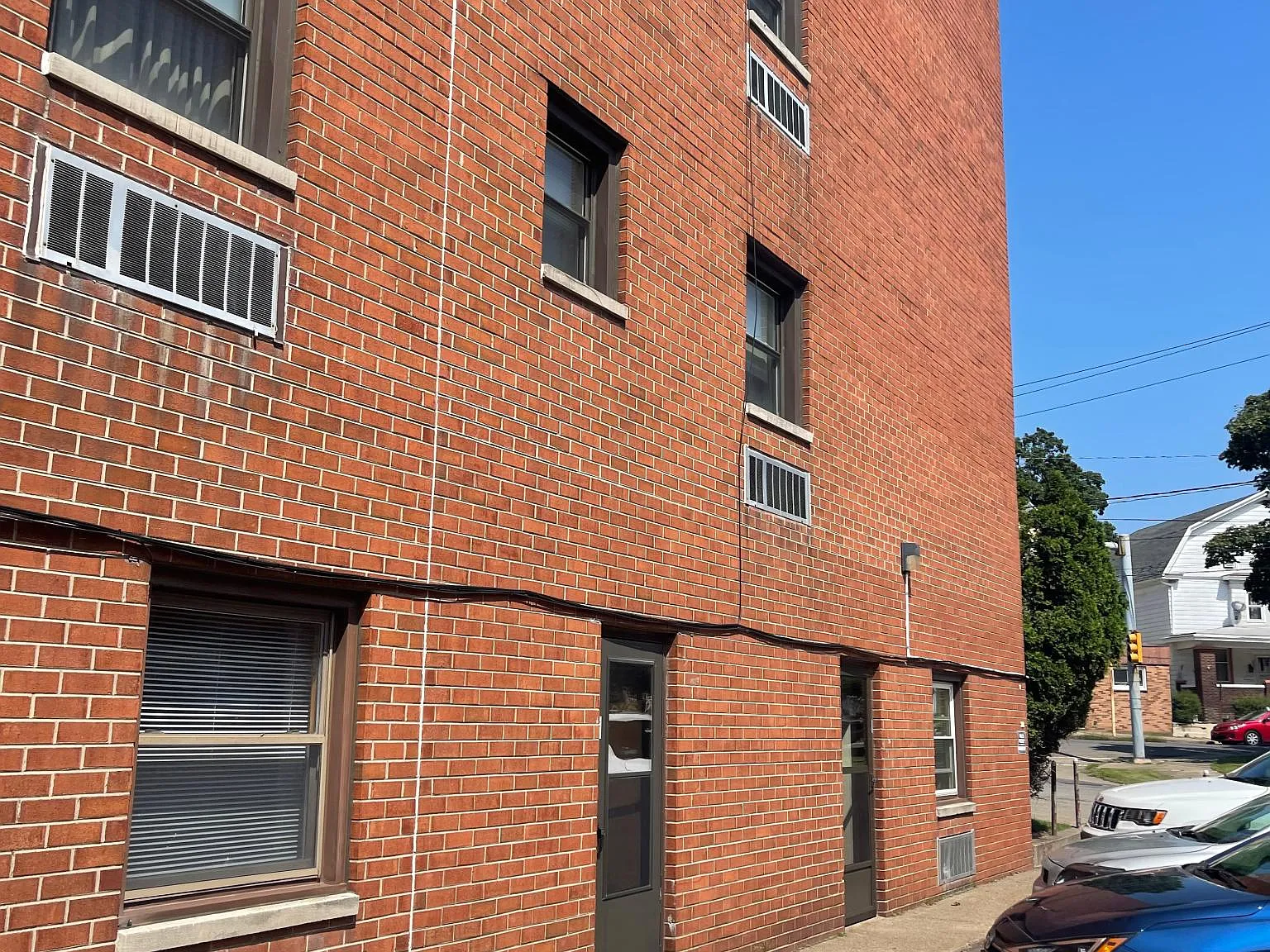2 bed, 1200 sqft, $1,300 — Photo 2