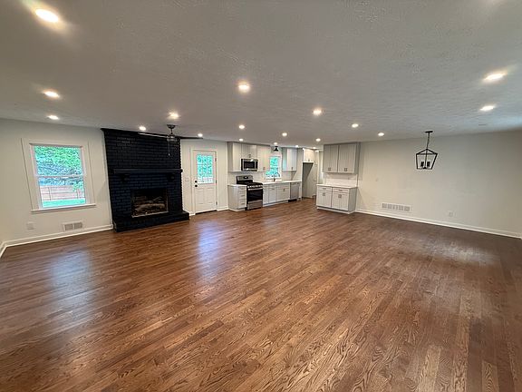 2nd image of 150 Wills Rd