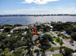 922 S Palmway, Lake Worth Beach, FL 33460