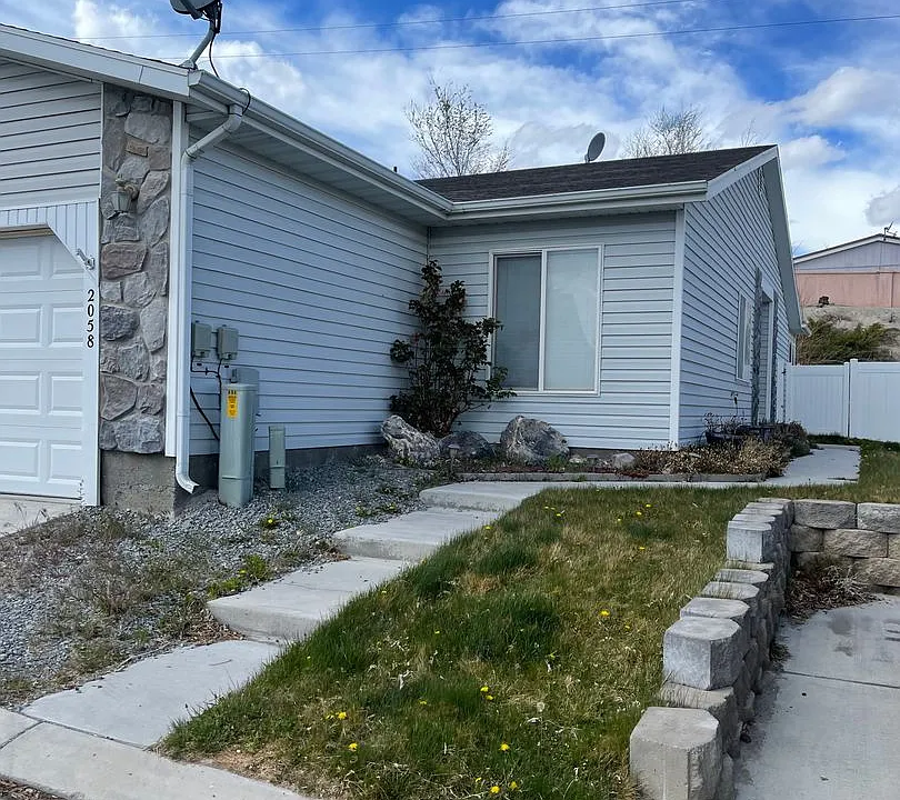 2058 Bluegrass Cir