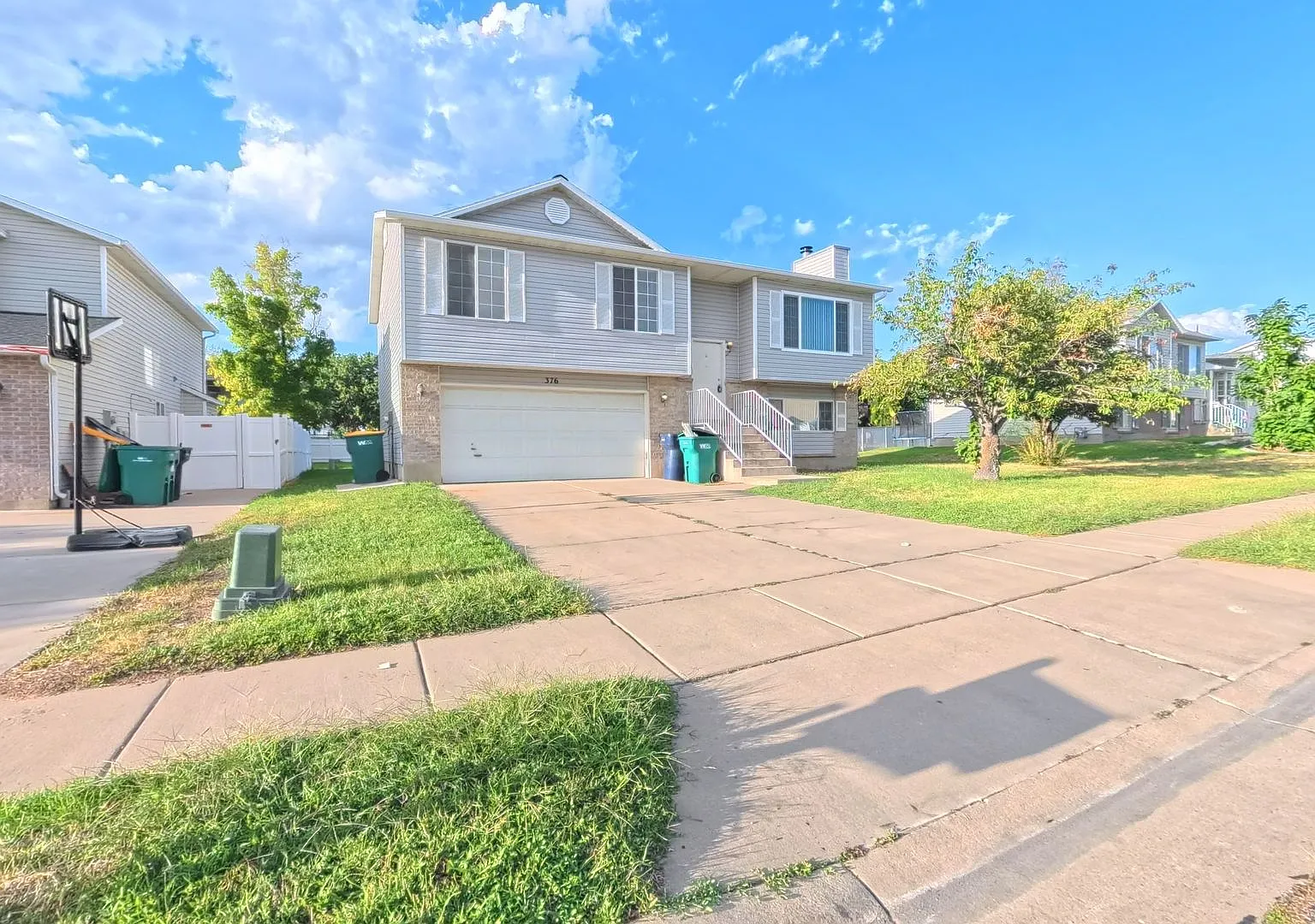 4 Bedroom House in Clearfield — Photo 2