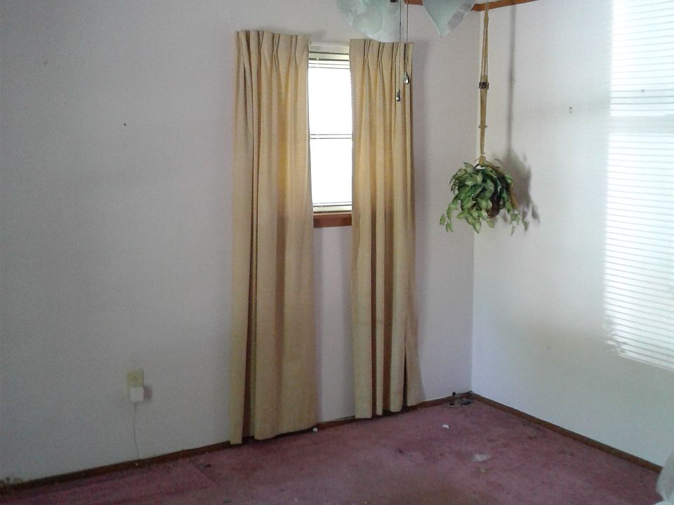 2nd image of 1863 Kansas St