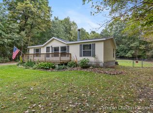4114 E Shore Dr, Stanton, MI
