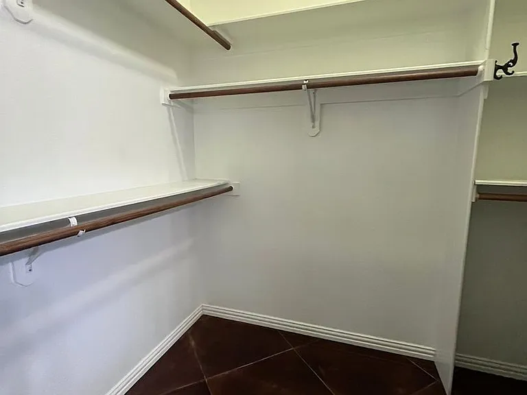 330 Jade Ln — Photo 18