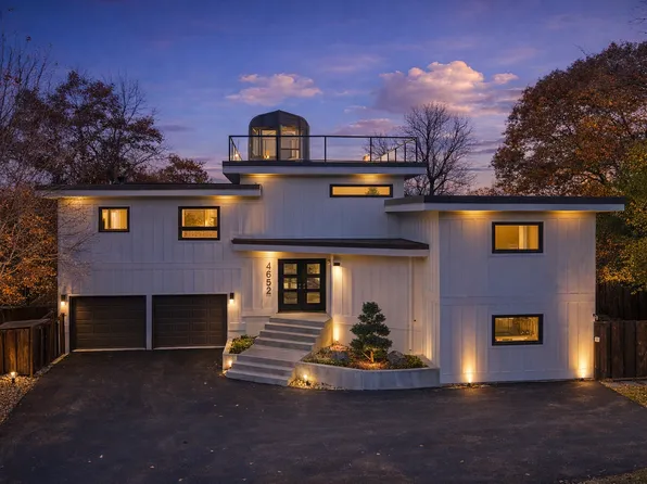 4652 Nine Oaks Cir, Bloomington, MN 55437