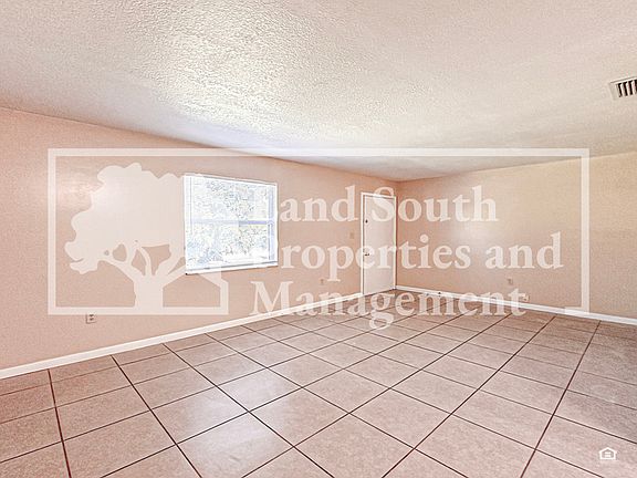 4th image of 2527 Crystal Lake Acres Dr APT A