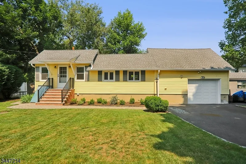 1 bed, 1.0 bath, $3,100 — Photo 1