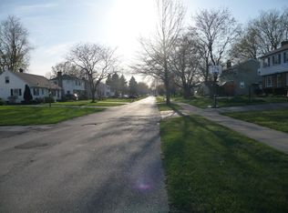 570 Barry Rd, Rochester, NY 14617