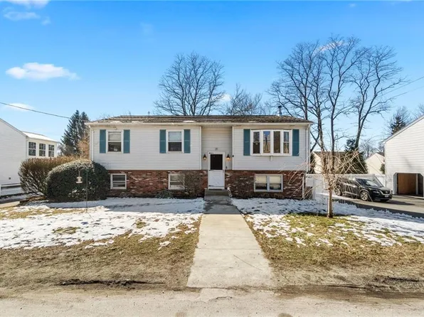 35 Branch Ave, Cumberland, RI 02864