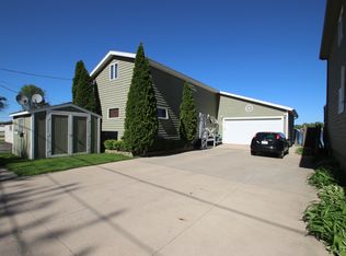 23 Lakeside Ln, Fox Lake, IL