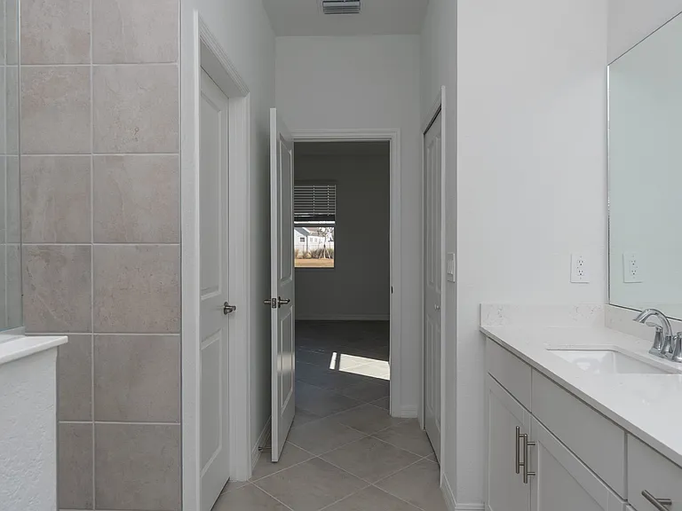 11470 Burgundy Dr — Photo 43
