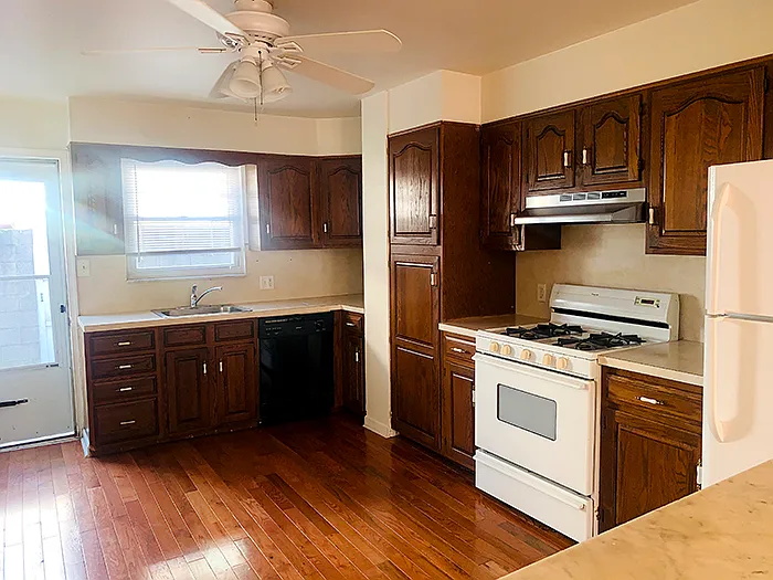2529 S Mole St — Photo 6