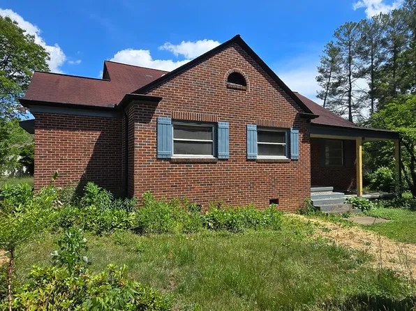 1203 Hibriten Dr SE, Lenoir, NC 28645