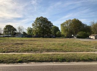 319 W Main St, Henderson, TN 38340
