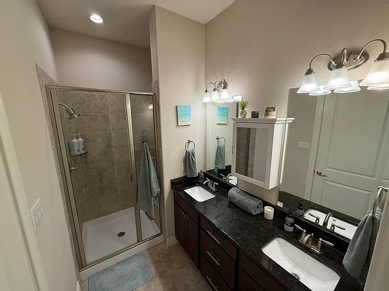 1201 Highknoll Ln — Photo 6