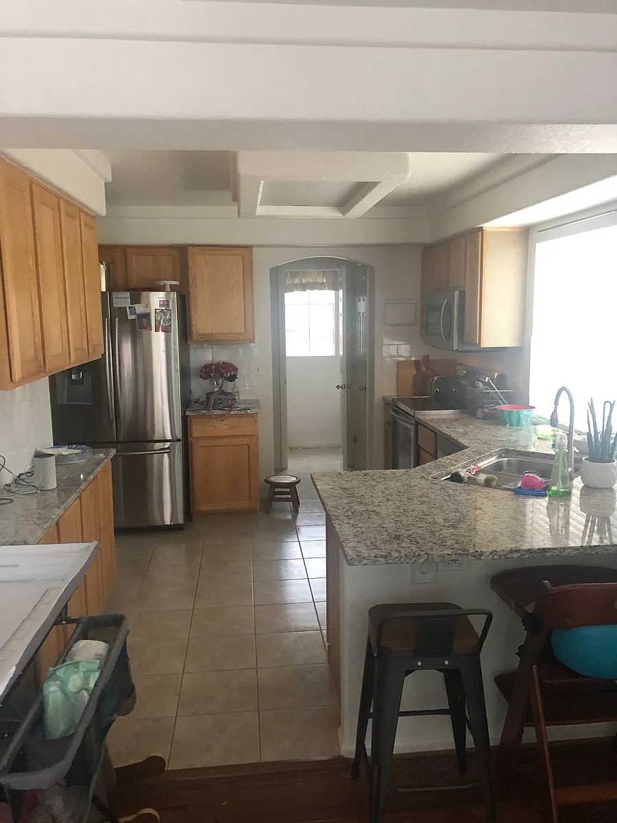 kitchen - 1364 Braewood Ave
