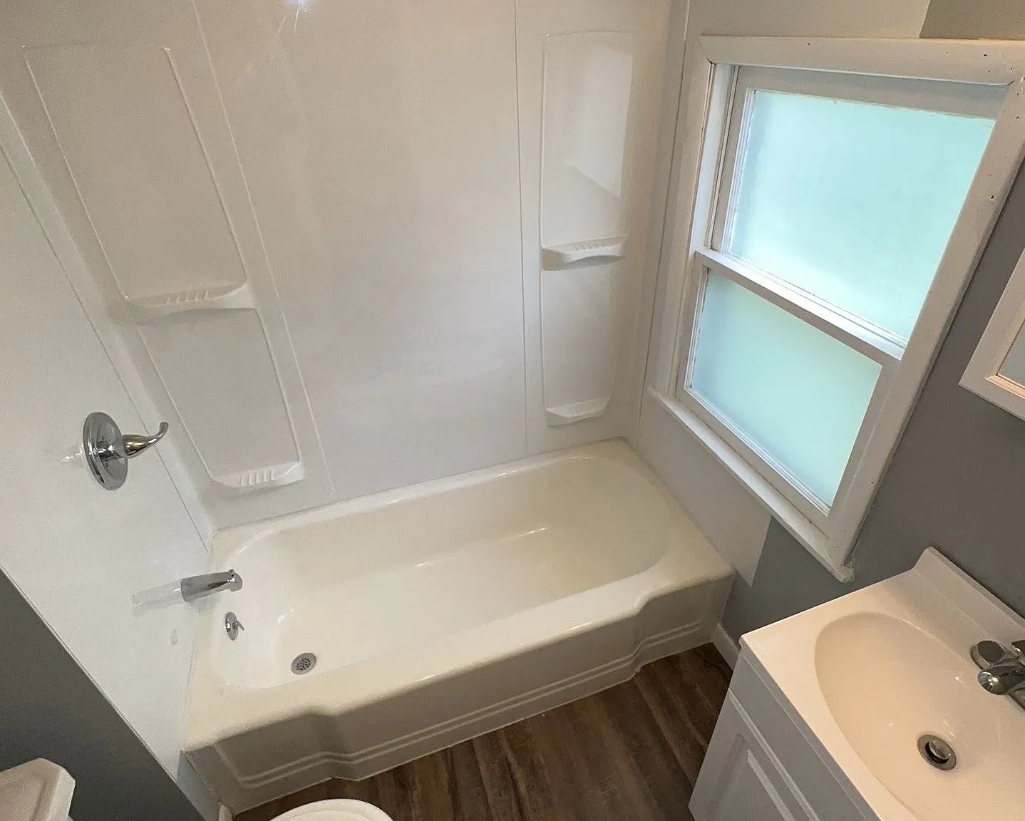 5 bed, 2.0 bath, 1734 sqft, $1,400 — Photo 3