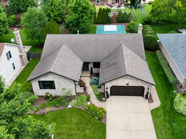 2051 N Ridge Ave, Arlington Heights, IL 60004