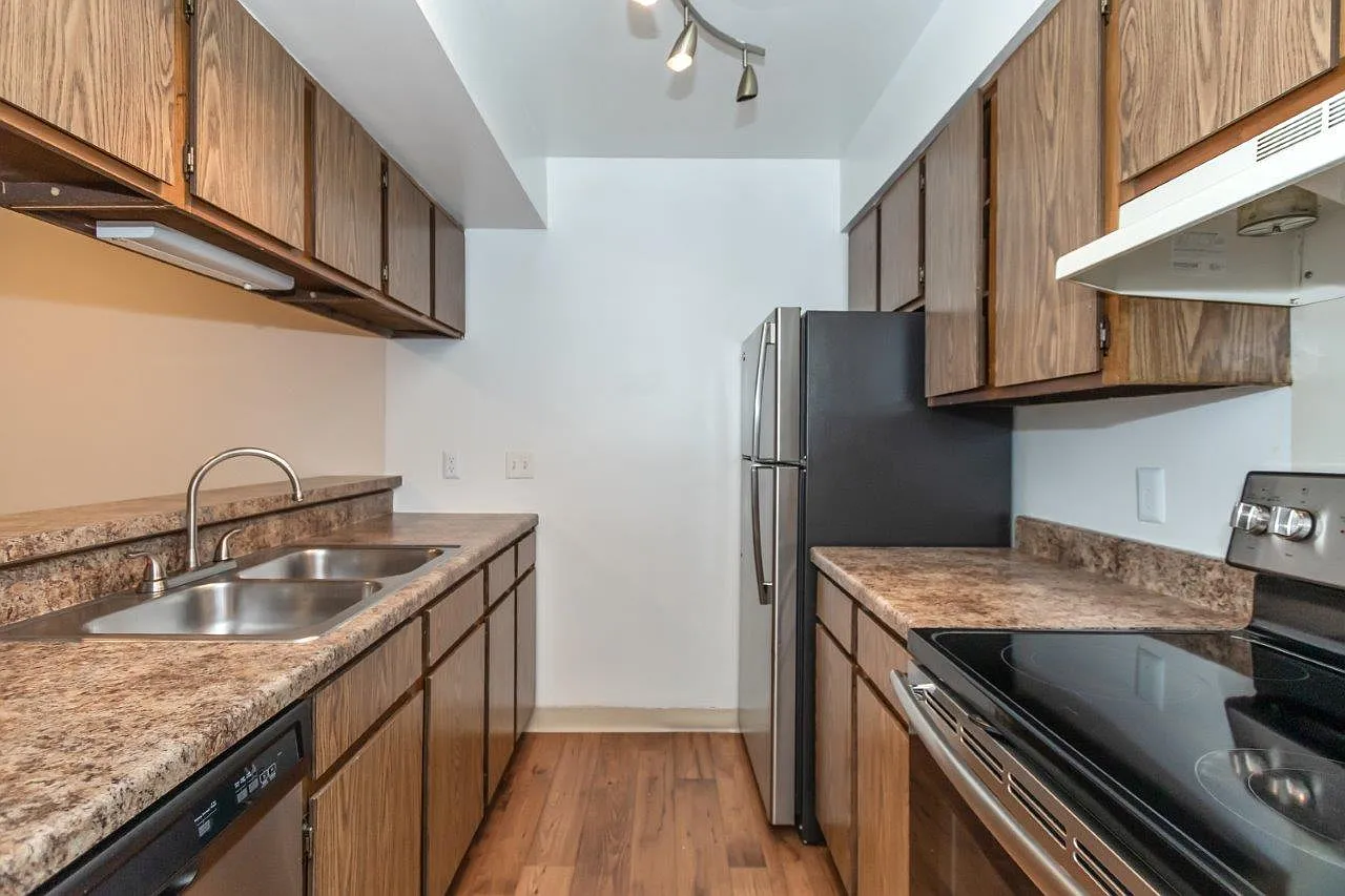 Parkside at Castleton Square Apartments and Townhomes — Photo 4