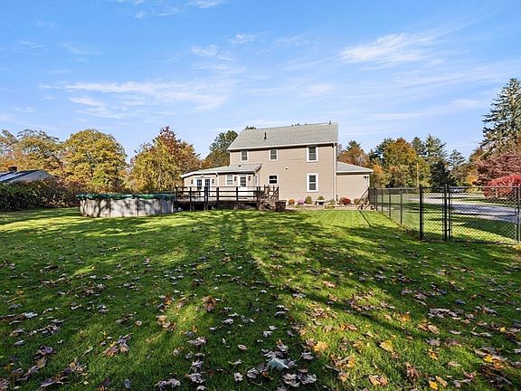 3rd image of 14 Brookdale Dr