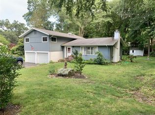4 W Ridge Cir, Niantic, CT 06357