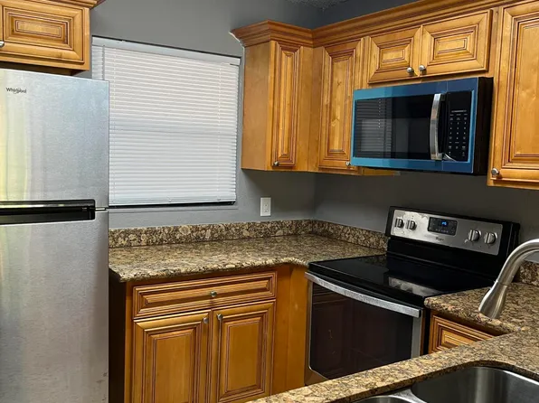 1445 Lake Crystal Dr, West Palm Beach, FL