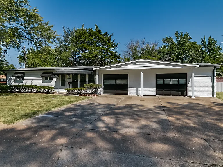 1215 Pamela Dr — Photo 6