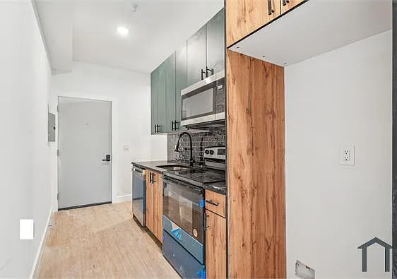 2 bed, $2,000 — Photo 2
